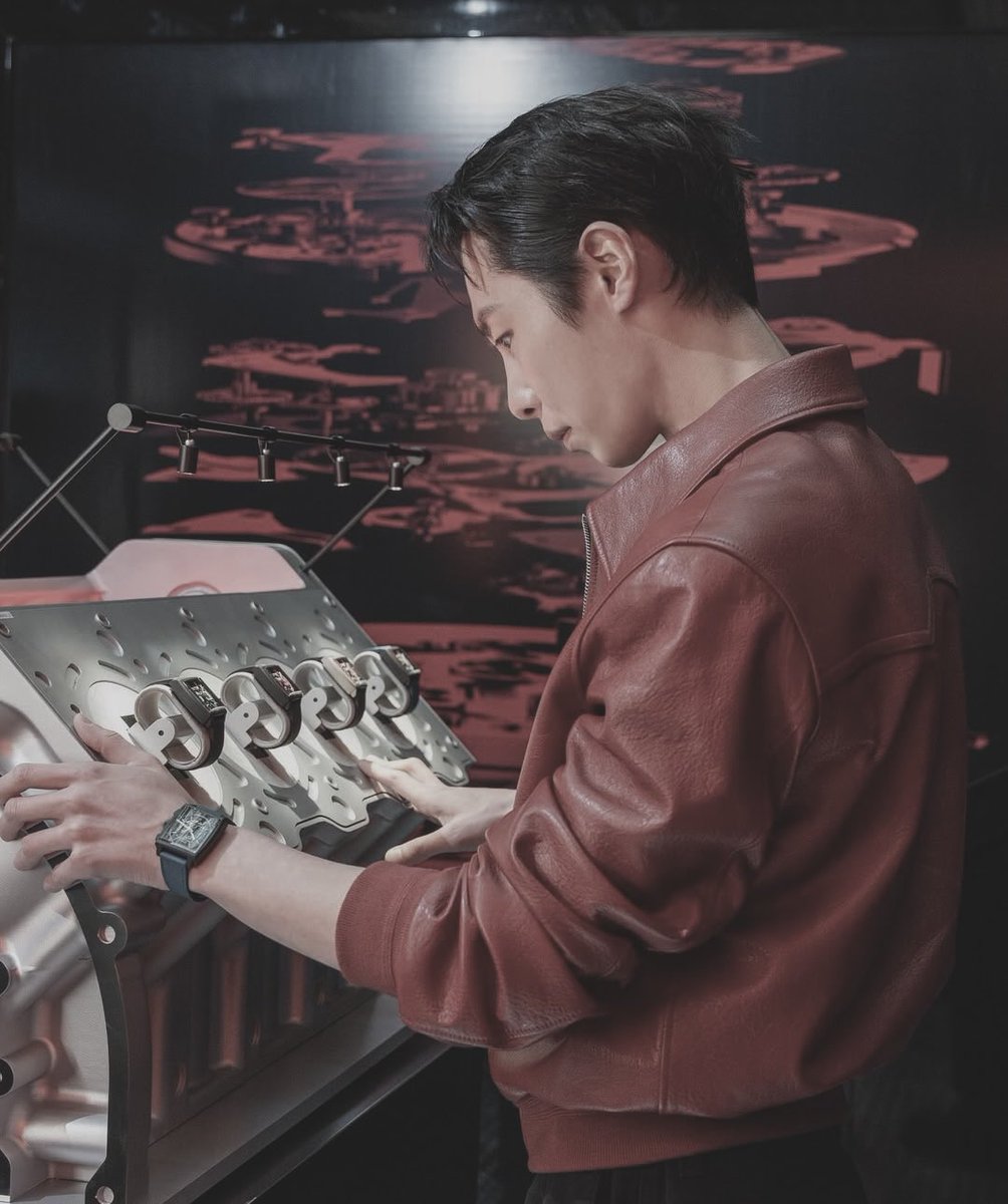 Jayewook's tweet image. Not in a rush. Never was.
I move slow 'cause I know where I’m headed. Let the others chase. I’ll just keep showing up sharp.