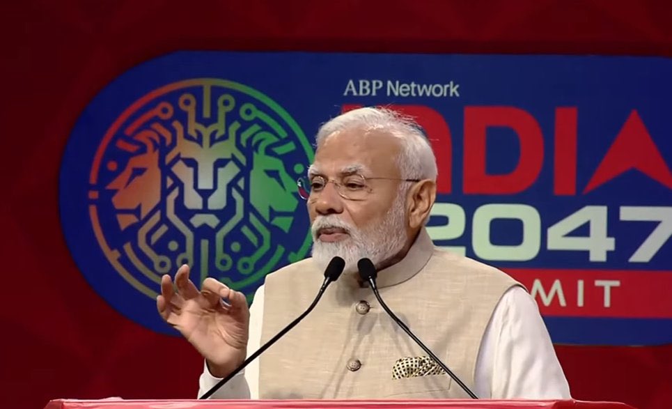 VirenderduttBjp's tweet image. हमारी सरकार ने देश की रक्षा के लिए जीवन खपाने वालों के हित को सर्वोपरि रखा।

आज ओआरओपी से लाखों लाख सैनिक परिवारों का फायदा हो रहा है।

- पीएम @narendramodi जी 

 #PMModiOnABP