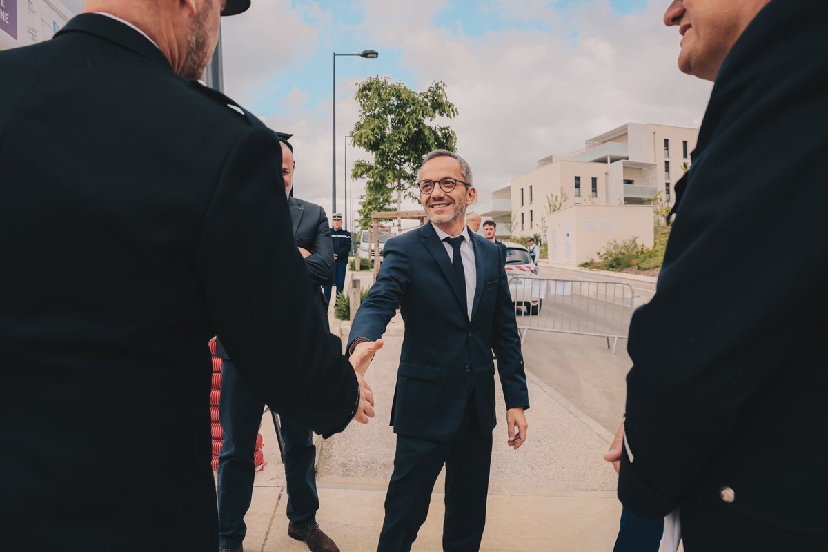 Une nouvelle #Gendarmerie va prochainement voir le jour à Ramonville-Saint-Agne ! 

C’est important pour offrir de bonnes conditions de travail et de vie à nos gendarmes. Je tiens à saluer leur engagement au service des Haut-Garonnaises et des Haut-Garonnais. 

<a href="/Gendarmerie_031/">Gendarmerie de la Haute-Garonne</a>