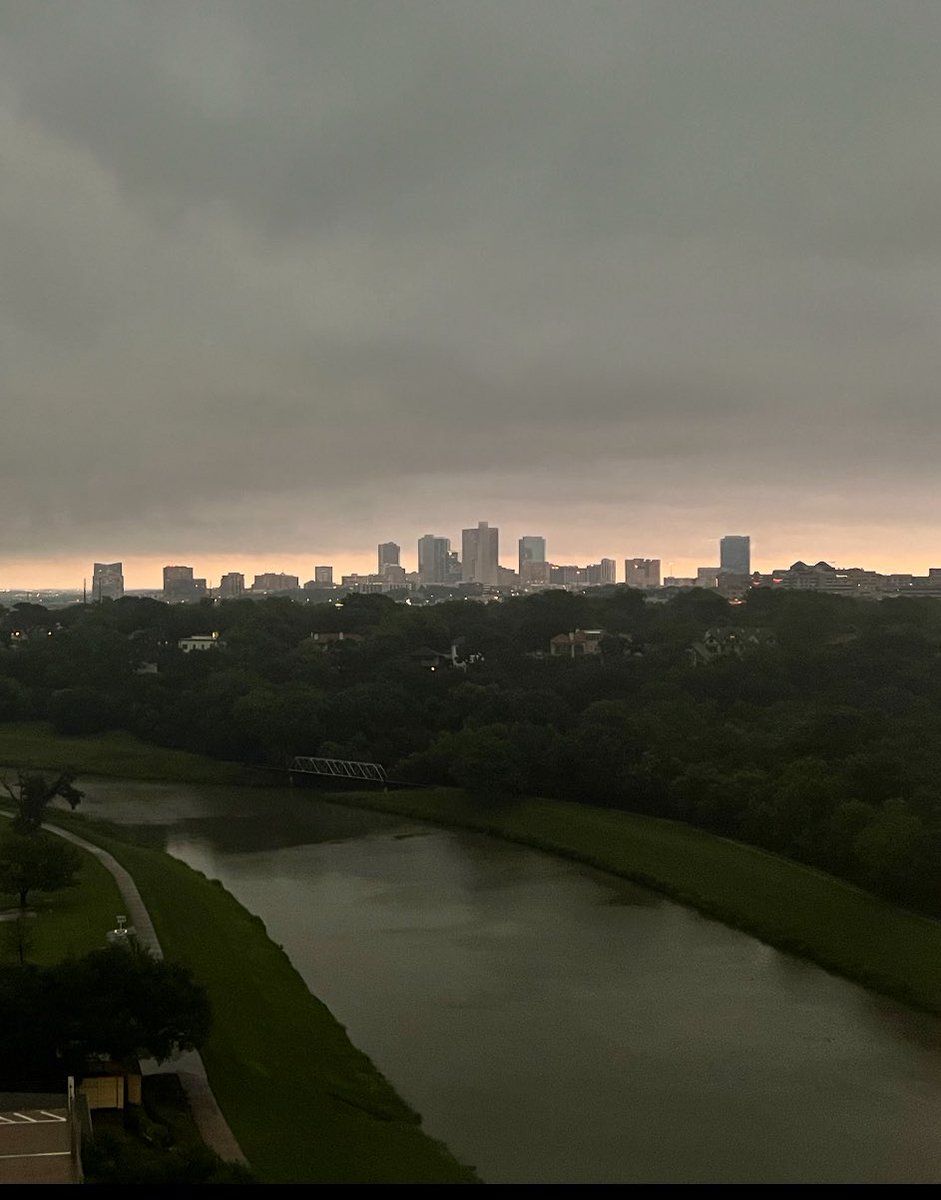 markphillipsrdo's tweet image. Stormy Tuesday Morning in Ft. Worth.. #cowtown