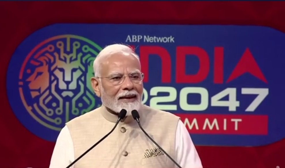 I wonder what mental strength this man has! 

He must be thinking about war, risks, counter attack, geopolitics, casualty 24*7 now. 

But his voice, thoughts, delivery... Excellent as usual in every event he attends while India is preparing for teaching terrorists a lesson. 
#ABP
