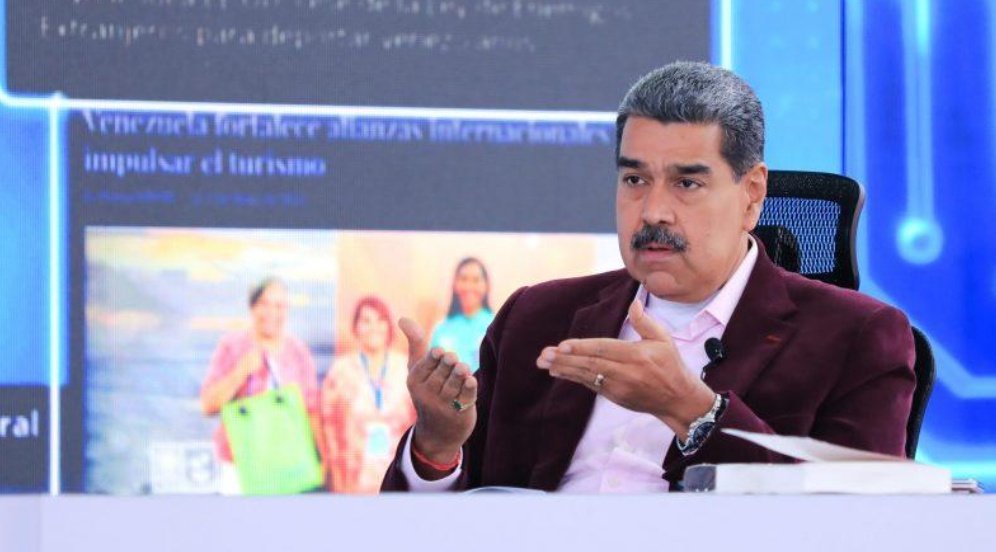 🍂 мєяςє_fιиα2🍂 (@mercede073) on Twitter photo En el programa "Con Maduro +", el presidente <a href="/NicolasMaduro/">Nicolás Maduro</a> destacó la decisión del TSJ de Venezuela de ordenar el retorno inmediato de la niña Maikelys Espinosa, secuestrada en EEUU, y de otorgar la patria potestad a su madre, Yorely Bernal. Maduro cuestionó la autoridad de EEUU En el programa "Con Maduro +", el presidente <a href="/NicolasMaduro/">Nicolás Maduro</a> destacó la decisión del TSJ de Venezuela de ordenar el retorno inmediato de la niña Maikelys Espinosa, secuestrada en EEUU, y de otorgar la patria potestad a su madre, Yorely Bernal. Maduro cuestionó la autoridad de EEUU
