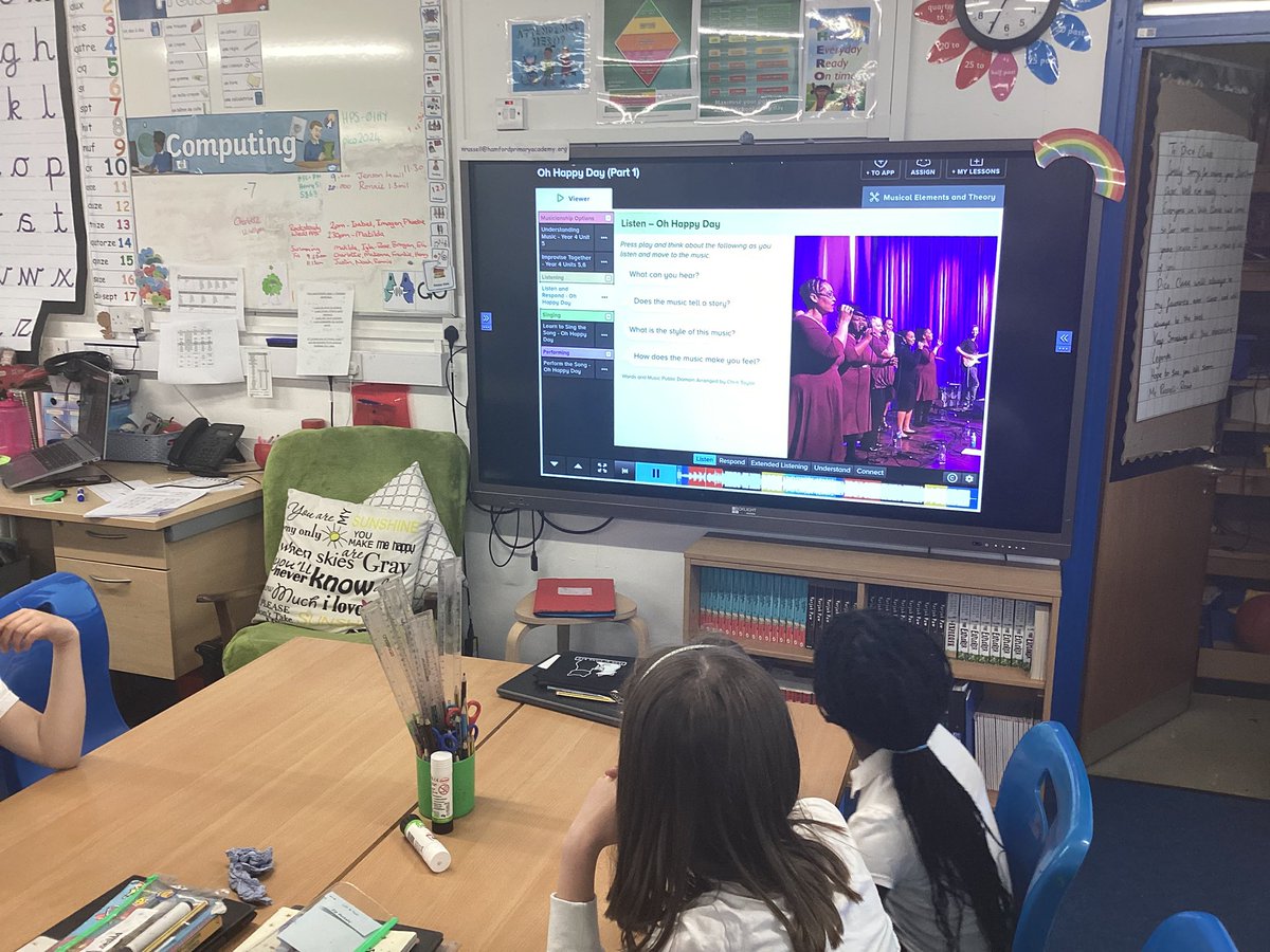 HamfordPrimary's tweet photo. In music today, Pico were learning how to sing a song n two parts. https://t.co/M7HsrNxi4r