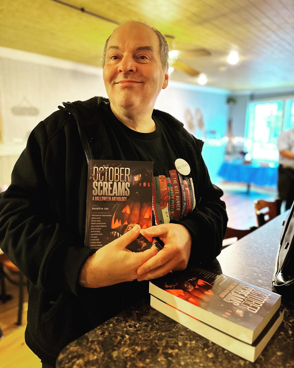 Very sad to hear that one of our October Screams' writers Gregory Norris passed away yesterday. His story "The Magic Trick" was one of the 1st submissions we got, and I loved it from the first read.
As he would say, he's in Xanadu now...