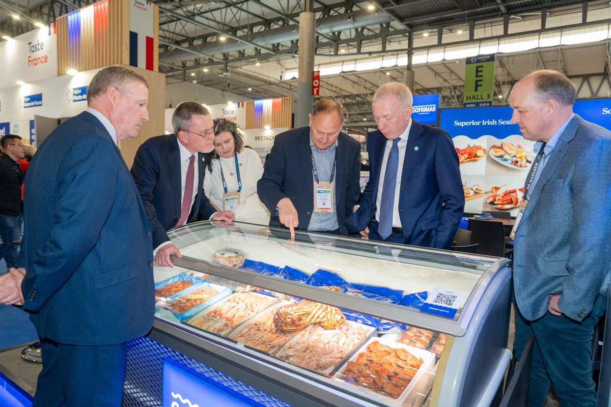 Dept of Agriculture, Food and the Marine (@agriculture_ie) on Twitter photo Minister <a href="/timmydooley/">Timmy Dooley</a> and <a href="/Bordbia/">Bord Bia - The Irish Food Board</a> drive new business development at Seafood Expo Global 2025 in Barcelona. A contingent of 21 Irish seafood exporters is showcasing their extensive range of products in the Bord Bia Origin Green Pavilion.
👉gov.ie/en/department-… Minister <a href="/timmydooley/">Timmy Dooley</a> and <a href="/Bordbia/">Bord Bia - The Irish Food Board</a> drive new business development at Seafood Expo Global 2025 in Barcelona. A contingent of 21 Irish seafood exporters is showcasing their extensive range of products in the Bord Bia Origin Green Pavilion.
👉gov.ie/en/department-…