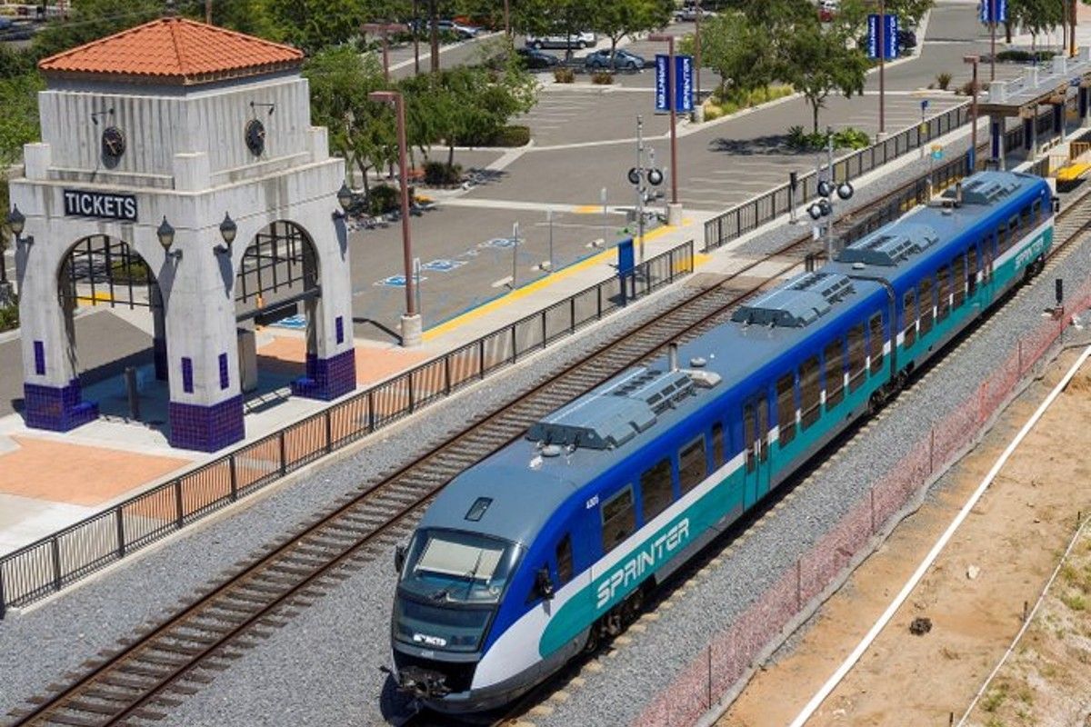 Opinion: Clean, well-connected Sprinter rail is a public transit success buff.ly/BQaNgtU