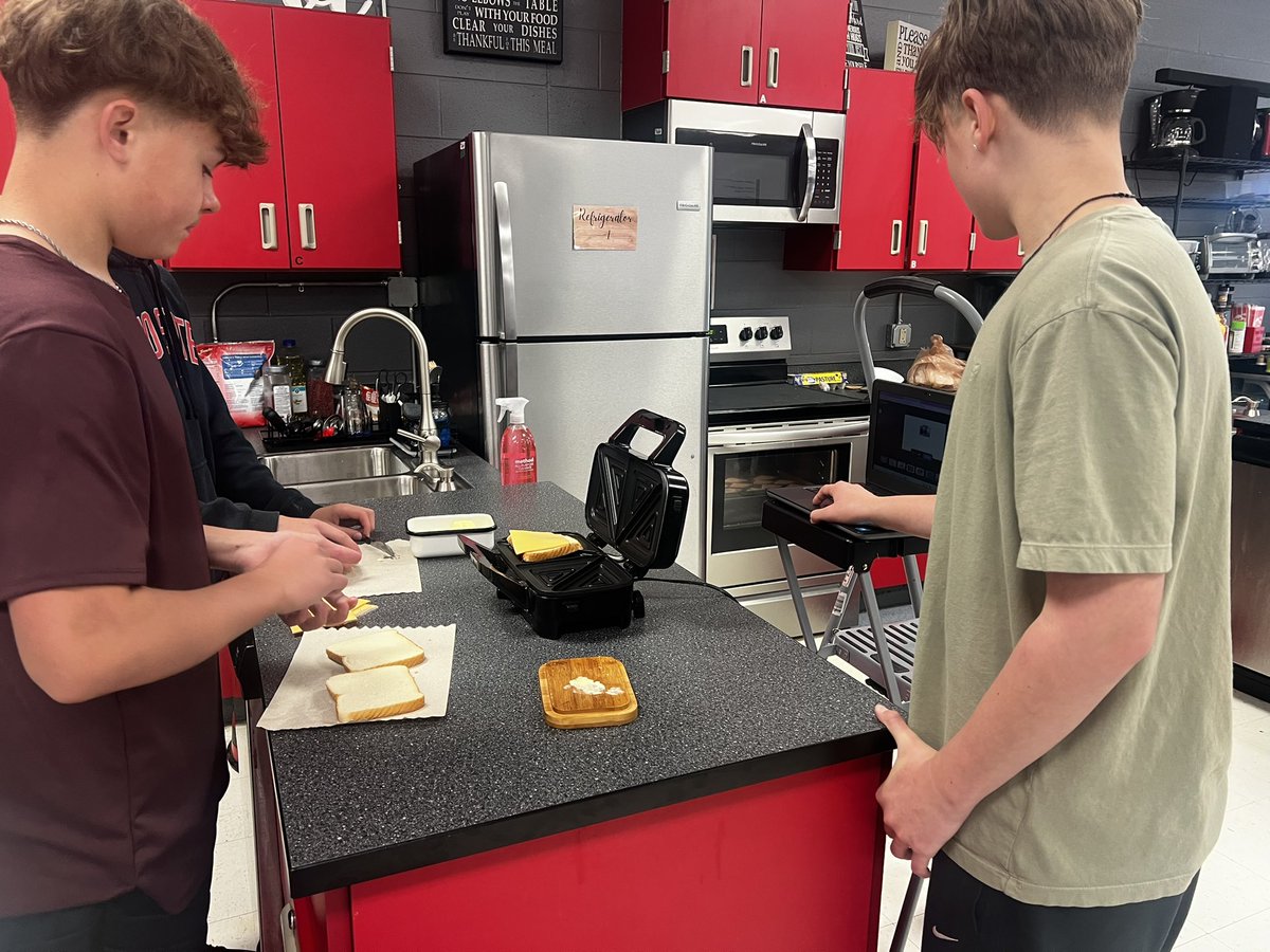 7th grade Tutorial VLOG’s! Baja Blast, Grilled Cheese, Homemade Tortillas &amp; Guacamole ! <a href="/SCMFalcons/">Stewarts Creek MS</a> <a href="/RuCoCTE/">RuCo CTE</a>