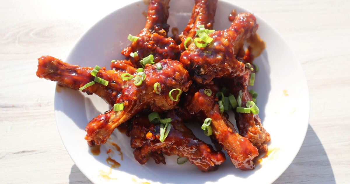 Tuesday Duck Wing Night 
$12 per pound, your choice of sauce or dry rub
+ $11 add Caesar or Garden salad 
+ $6 add fresh cut fries &amp; seasonal gravy

Dine/In or Take/Out
P.  519.389.5977