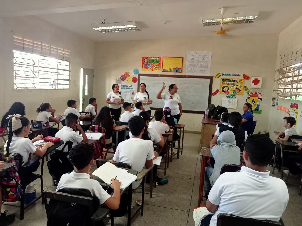 senadeszulia's tweet photo. El Servicio Nacional para el Desarme (SENADES Zulia) Impartió el taller educativo "Las Armas no son Juegos" a los niños y niñas de la E.B.E Dr. José Antonio Chaves, en el municipio Miranda, parroquia Altagracia. https://t.co/m29DppLQdS