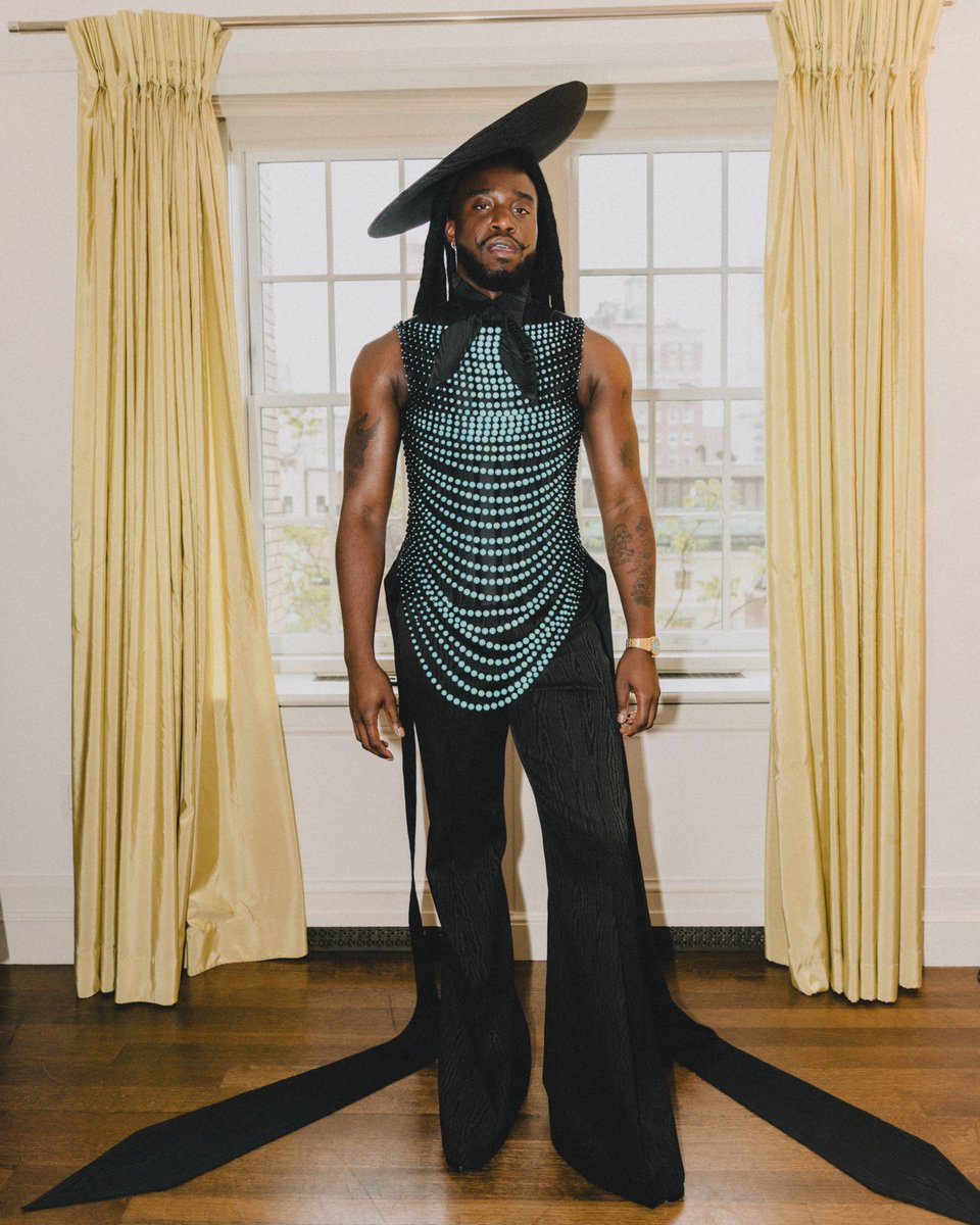 ShaboozeysJeans's tweet photo. Met Gala 2025