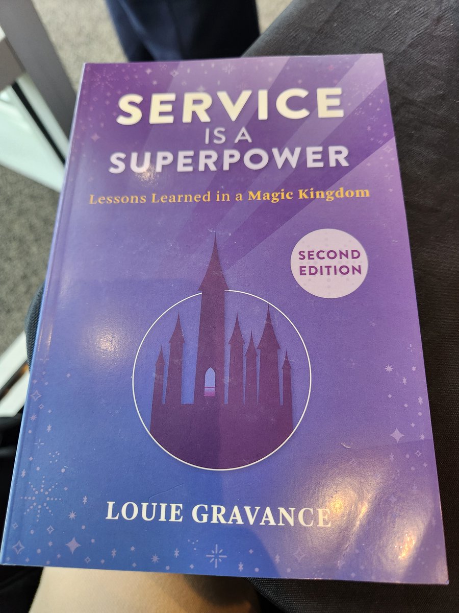Our next guest speaker has taken the stage! Louie Gravance has the audience CAPTIVATED with his talk about how delivering WOW moments can transform service interactions into powerful opportunities for growth.

Missed out? Get updates at hubs.li/Q03lgb1B0