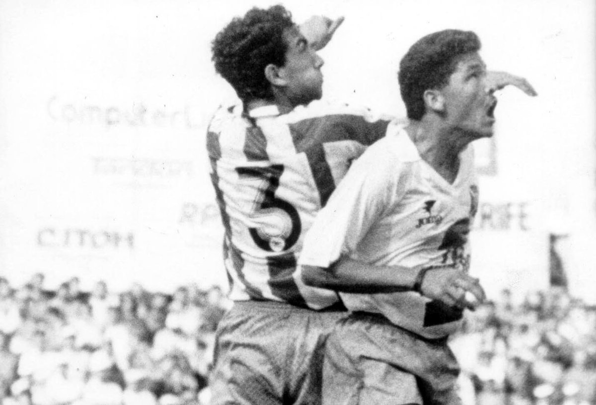 CDTOficial's tweet image. 🇵🇦 #RommelFernández (1966-1993) disputó 149 partidos oficiales y marcó 63 goles con el #CDTenerife entre 1987 y 1991.
⚪️ Ídolo #blanquiazul, por su entrega y compromiso con 𝑠𝑢 𝑖𝑠𝑙𝑖𝑡𝑎 🔵.
#SiempreCDTenerife