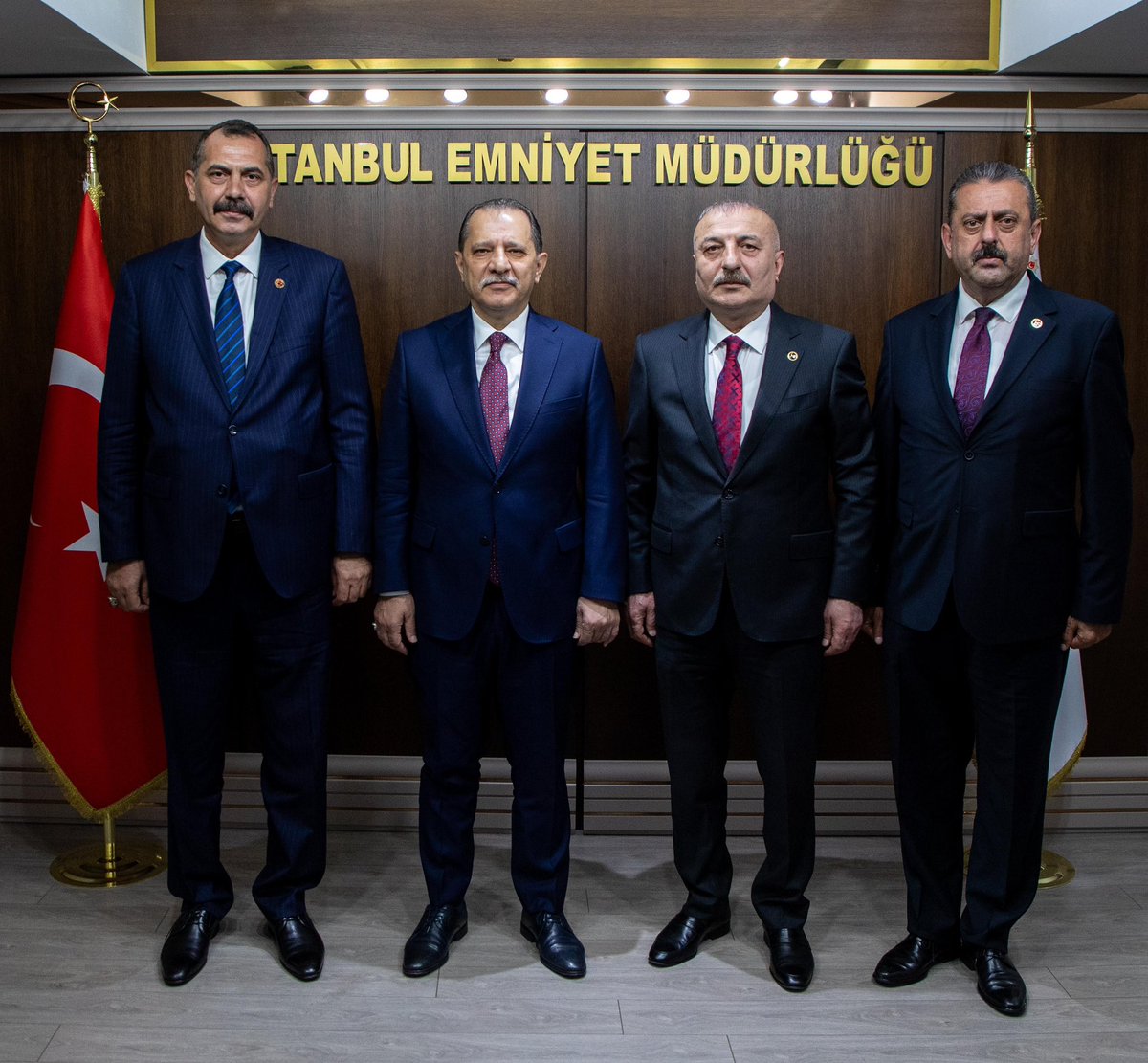 MHP İstanbul (@_mhpistanbul_) on Twitter photo İl Başkanımız Sayın <a href="/sertel_selim/">Sertel Selim</a>, İl Teşkilat Başkanımız Sn. <a href="/YasarKaba17/">Yasar Kaba</a>, İl Sekreterimiz Sn. <a href="/Av_FAAlparslan/">Fetih Ahmet ALPARSLAN</a>; İstanbul Emniyet Müdürü Sayın <a href="/selamiyldz3310/">Selami YILDIZ</a>’ı ziyaret ettiler.
Nazik ev sahipliği için teşekkür ederiz. İl Başkanımız Sayın <a href="/sertel_selim/">Sertel Selim</a>, İl Teşkilat Başkanımız Sn. <a href="/YasarKaba17/">Yasar Kaba</a>, İl Sekreterimiz Sn. <a href="/Av_FAAlparslan/">Fetih Ahmet ALPARSLAN</a>; İstanbul Emniyet Müdürü Sayın <a href="/selamiyldz3310/">Selami YILDIZ</a>’ı ziyaret ettiler.
Nazik ev sahipliği için teşekkür ederiz.