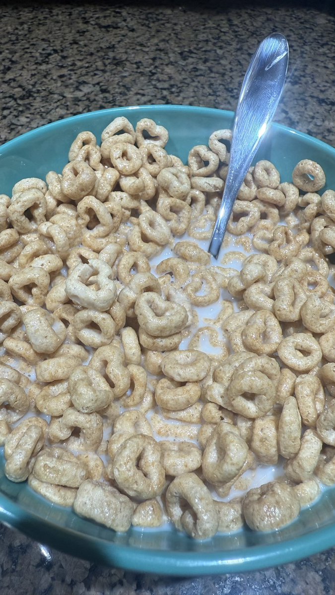 JayByrd2020's tweet image. Really @GeneralMills markets this cereal as heart healthy?! It’s sold at candy stores in European countries. @rfkJrHealth24 why should big corporations be allowed to falsely advertise their products, especially when the number 2 ingredient is SUGAR!? We are a sick nation!