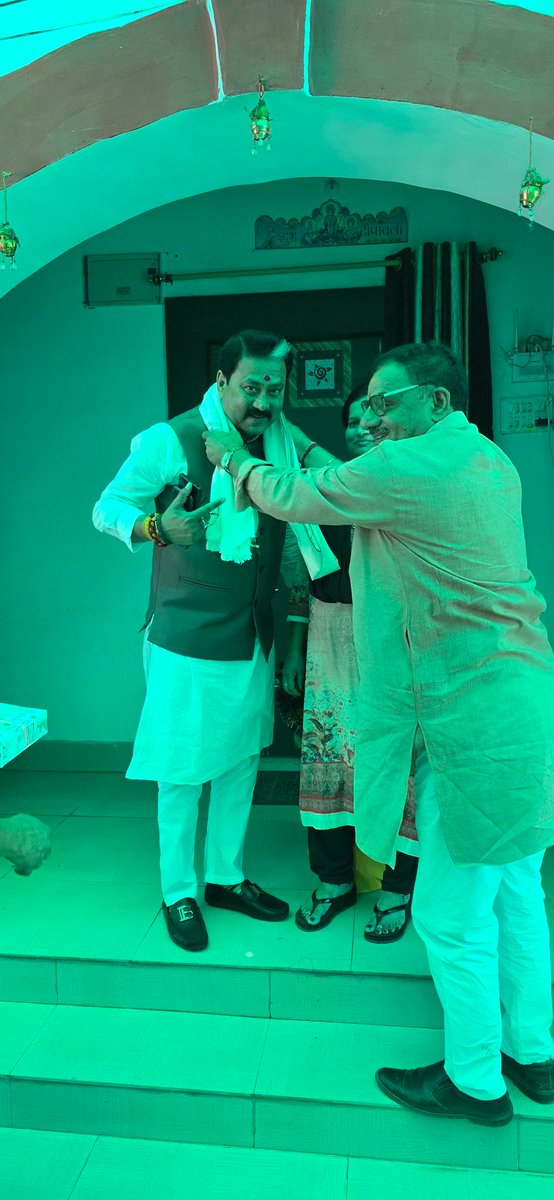 lklsingh's tweet photo. साहिबगंज के भाजपा के ओजस्वी विधायक बिहार सरकार के यशस्वी पर्यटन मंत्री डॉ राजू कुमार सिंह एवं पूर्वी चंपारण के पूर्व एमएलसी श्रीमती रेनू सिंह जी के वैवाहिक वर्षगांठ की हार्दिक बधाई एवं मंगल में दांपत्य जीवन की ढेर सारी शुभकामनाएं@Dr Raju Kumar Singh https://t.co/c5cJ5UYQOL