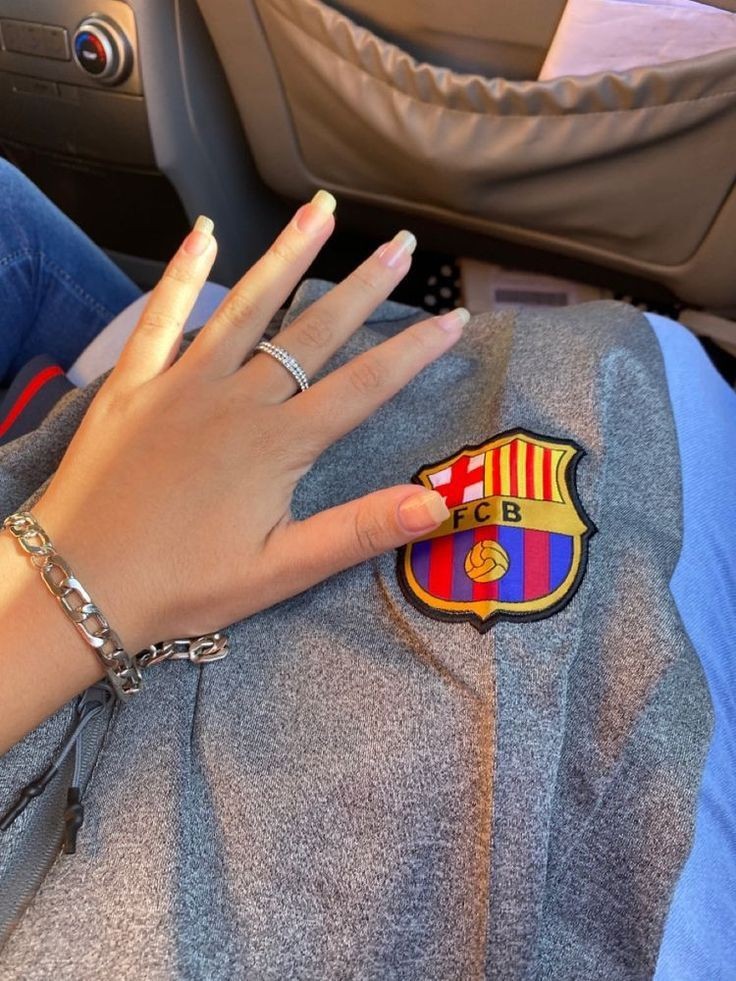 As a Barcelona Girl ❤️💙✨️,
I'm scared to play the 2nd leg with Inter Milan 🇮🇹
I'll be so happy if we win this 2nd leg 😭
If not, I'd cry hard 🤧 

Regardless, VISCA BARCA ❤️💙❤️💙🏆🏆