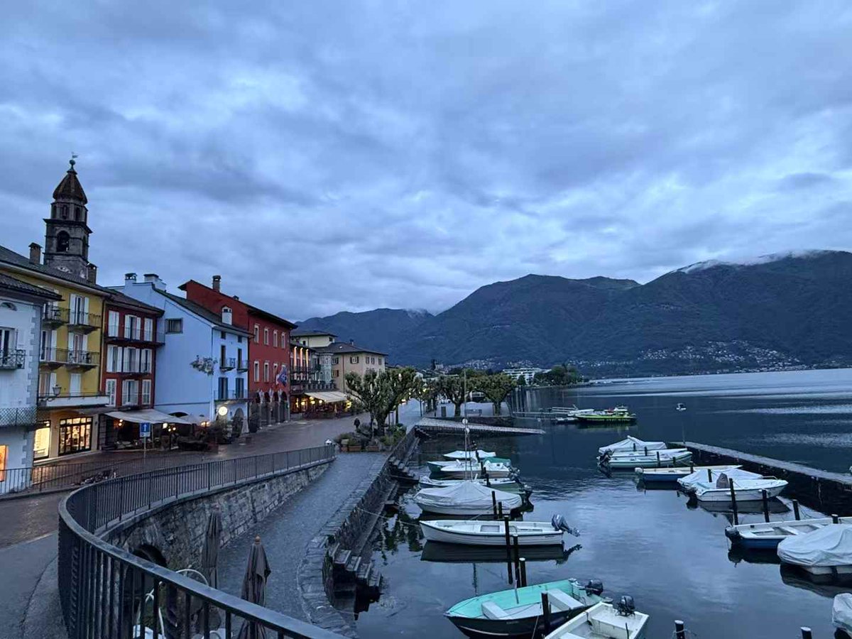 HaopengYu's tweet image. Delighted to attend the 2025 RNA-AI meeting in Switzerland. Let&apos;s use the foundation model to identify functional RNA structure motifs! #RNA-AI