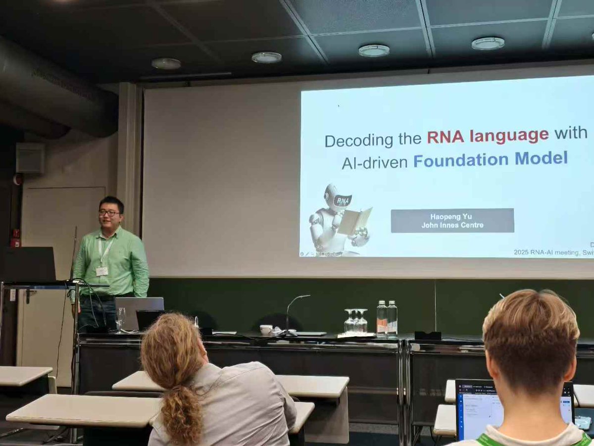 HaopengYu's tweet image. Delighted to attend the 2025 RNA-AI meeting in Switzerland. Let&apos;s use the foundation model to identify functional RNA structure motifs! #RNA-AI