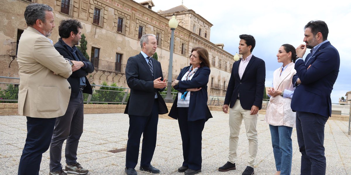 🛠️ La UCAM culminará la restauración del Monasterio de Los Jerónimos rehabilitando las fachadas noreste y sureste

🏛️ Inversión total: 1M€ | Subvención: 70.000€
📅 Duración: 15 meses
🎯 Técnicas sostenibles y tradicionales
🔍 Intervención en esculturas, suelos, rejas y