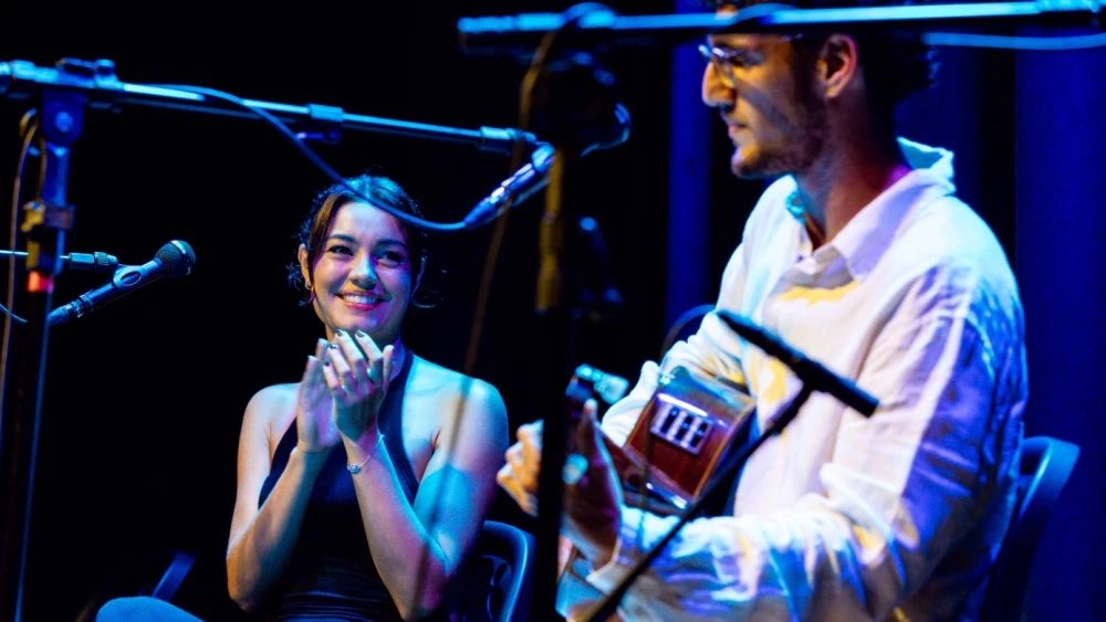 Sophie Charlotte e Tom Veloso apresentam show inédito em BH, no Sesiminas itatiaia.com.br/cultura-e-laze…