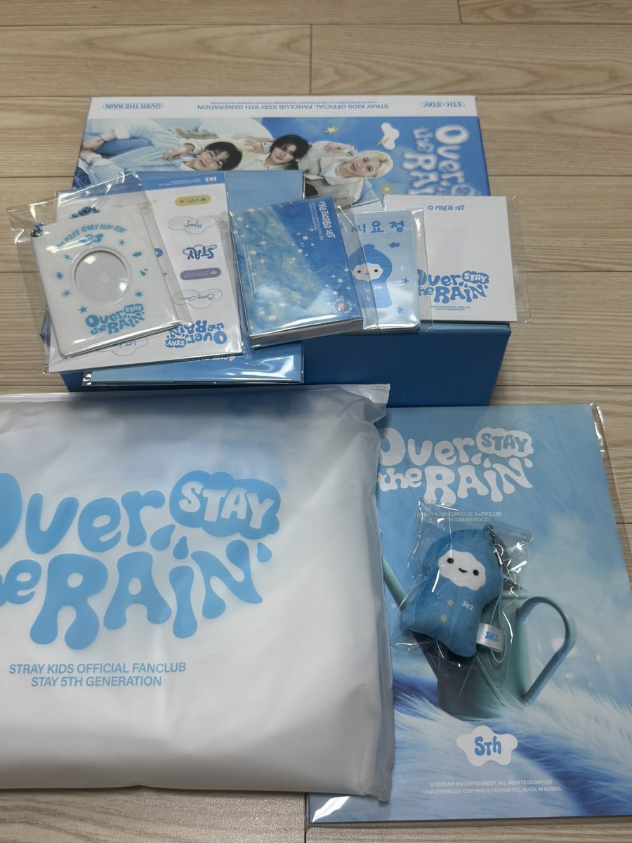 Skzpoca8's tweet photo. 스키즈 스테이 5기 키트 양도
stay 5th fanclub kit sell

Full set (except id card) 1.8
아이디 카드 제외 모든 구성품 미개봉

https://t.co/UVQuYoojbm

skz straykids poca wts wtb skzoo ticket felix hyunjin 스키주 포카 우비 증사 한지성 아이엔 bangchan https://t.co/PlVLVi3PKh