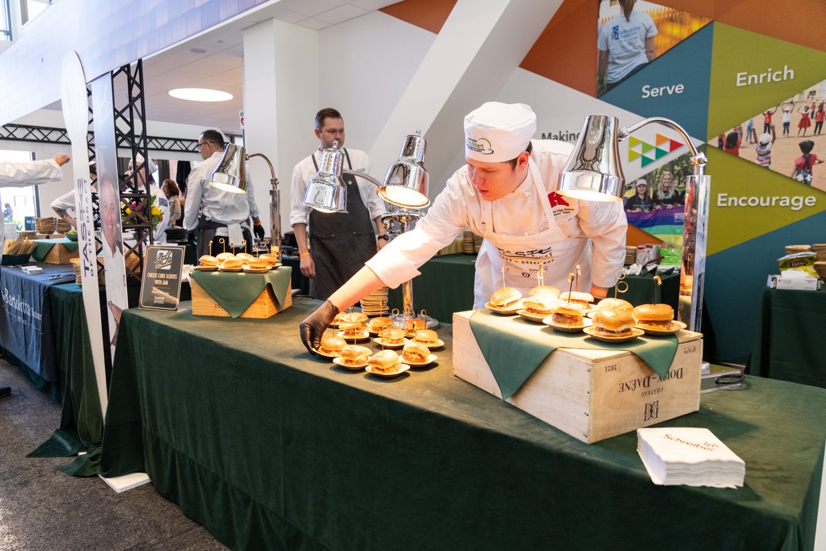 GENYOUthNow's tweet image. Talented @ProStart students also recently dished up on-site assistance for chefs &amp;amp; restaurants at GENYOUth’s Taste of the Draft and Taste of the NFL. These students have a heart for GENYOUth’s mission and a mind for culinary success. Bravo! #NPSI2025
 
@WeRRestaurants @NRAEF