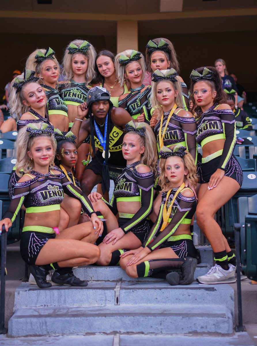 𝒮𝒽𝑒𝓋𝒾𝓁𝓁 𝒻𝑒𝒶𝓈𝓉𝑒𝓇 tweet media