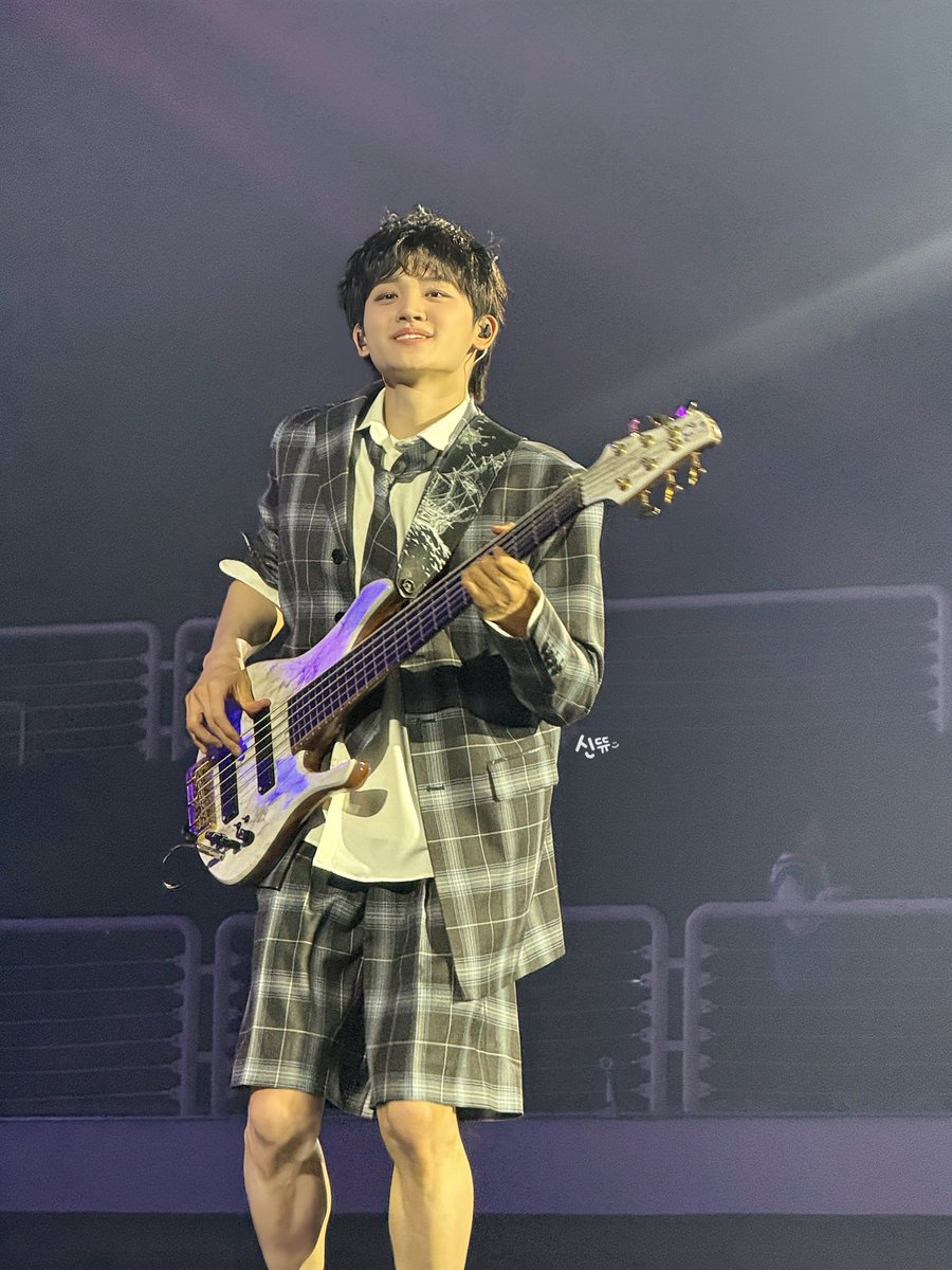 250504 와장창 막콘 💥  
  #조원상 #루시  #LUCY

웃는모습이 이쁜 원상이 계속 이렇게 웃어줘 :)