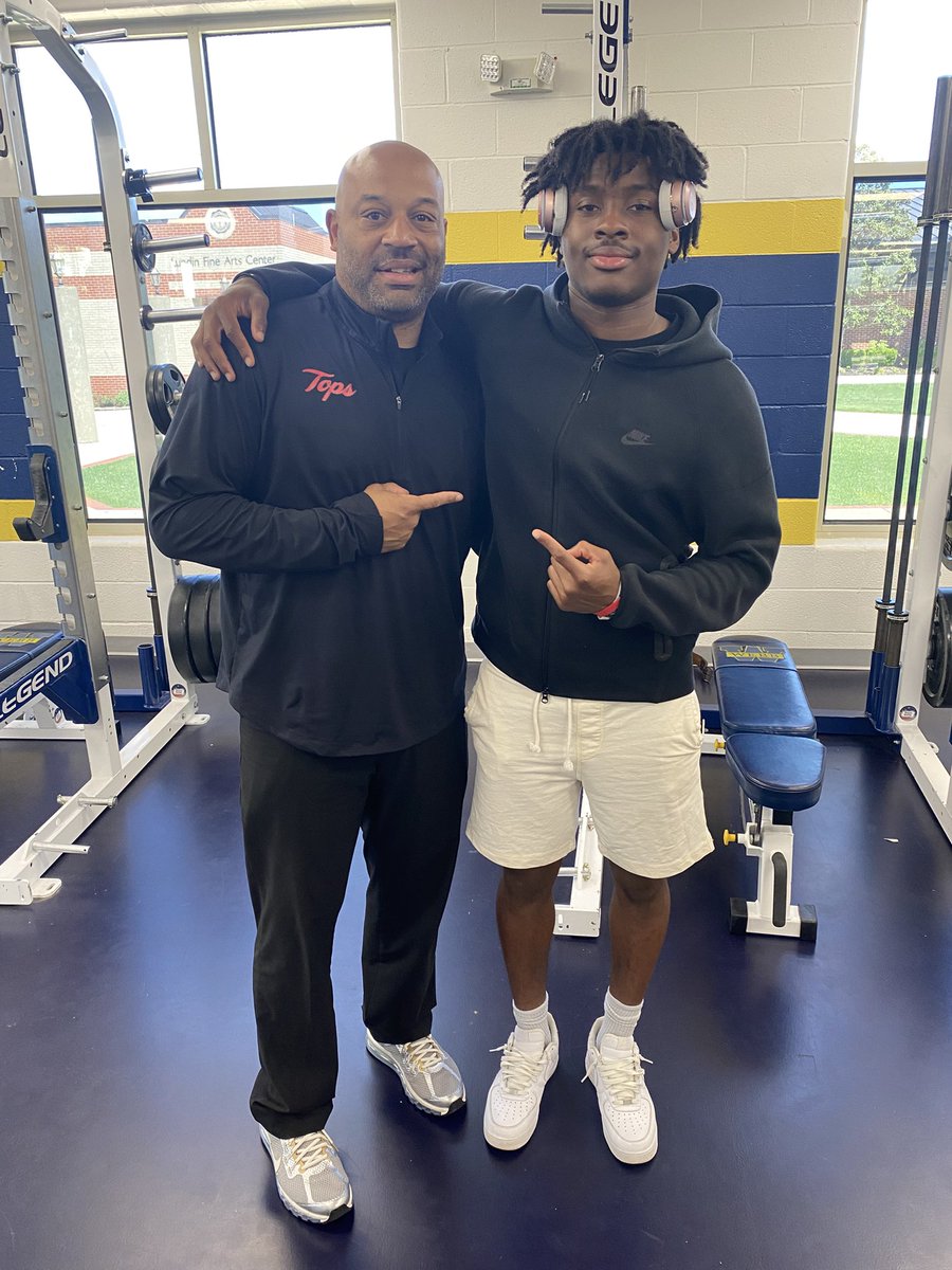 Elom Ametitovi (@elom1ametitovi3) on Twitter photo Thank you <a href="/BryanApplewhite/">Coach B Applewhite</a> for the visiting me at school this afternoon
<a href="/CoachG_HC/">Head Coach Evan Gay</a> <a href="/CSmithScout/">Chris Smith</a> <a href="/EzechielTieide/">80</a>
<a href="/CoachJayMosley/">Jalen Mosley</a> Thank you <a href="/BryanApplewhite/">Coach B Applewhite</a> for the visiting me at school this afternoon
<a href="/CoachG_HC/">Head Coach Evan Gay</a> <a href="/CSmithScout/">Chris Smith</a> <a href="/EzechielTieide/">80</a>
<a href="/CoachJayMosley/">Jalen Mosley</a>