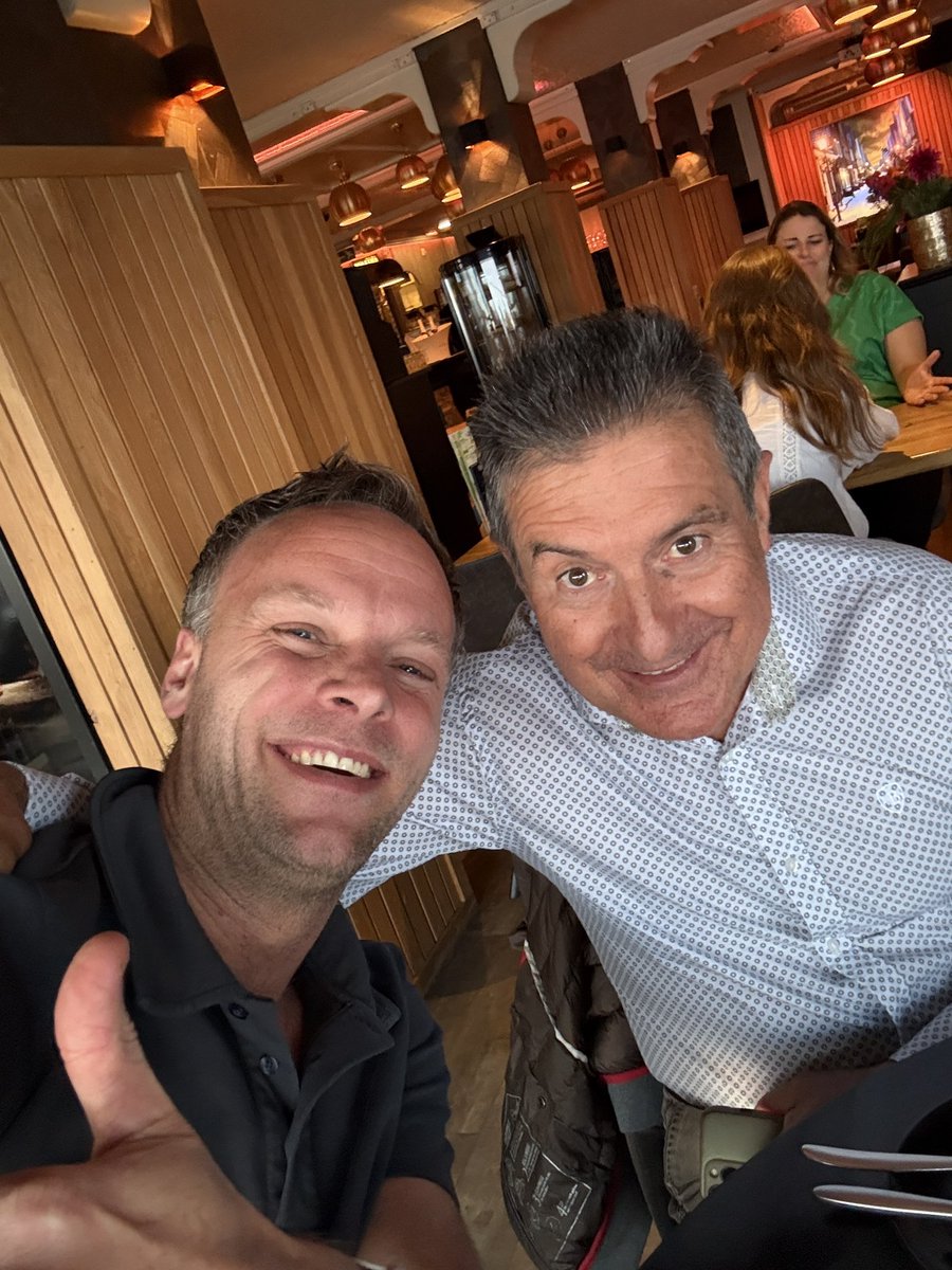 MatVink's tweet image. Gran reencuentro con un ex compañero y un mitico entrenador! @Viranmorros y Manolo Candenas gracias x pasar por tierras holandesas! Balonmano queda el el corazon siempre!