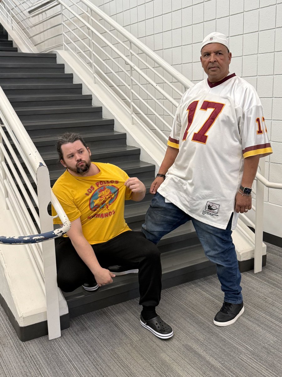 Another fun day <a href="/MidCollegeUNCG/">The Middle College at UNCG</a> 
What’s going on here? 💙💛🤷🏽‍♀️