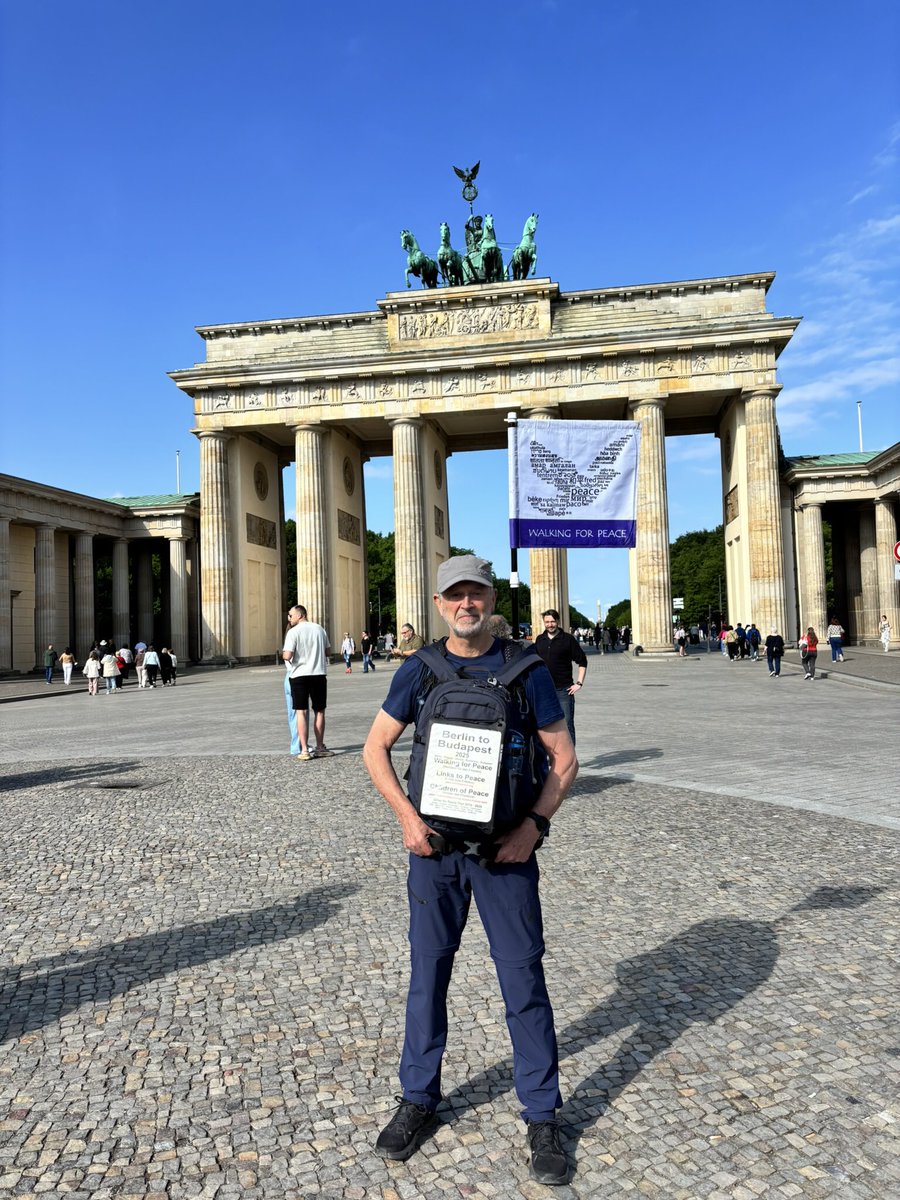 peacewalk2015's tweet photo. Leaving from the Brandenburg Gate, a place so important to Germany’s history. After the fall of the Berlin Wall the Gate became a symbol of German Unity https://t.co/evyaS5OlvM