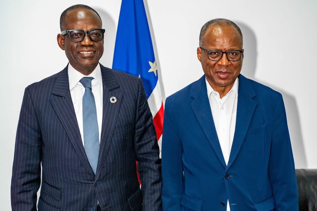 Lacina Koné (@ceosmartafrica) on Twitter photo Honoured to be received by the Honourable Prime Minister of Cabo Verde, Mr. <a href="/UlissesCorreiaa/">Ulisses Correia e Silva</a> on the sidelines of the Tech Park inaugural. We discussed the engagement and how we can support positioning the Tech Park as an innovation hub and sandbox for African start-ups. Honoured to be received by the Honourable Prime Minister of Cabo Verde, Mr. <a href="/UlissesCorreiaa/">Ulisses Correia e Silva</a> on the sidelines of the Tech Park inaugural. We discussed the engagement and how we can support positioning the Tech Park as an innovation hub and sandbox for African start-ups.
