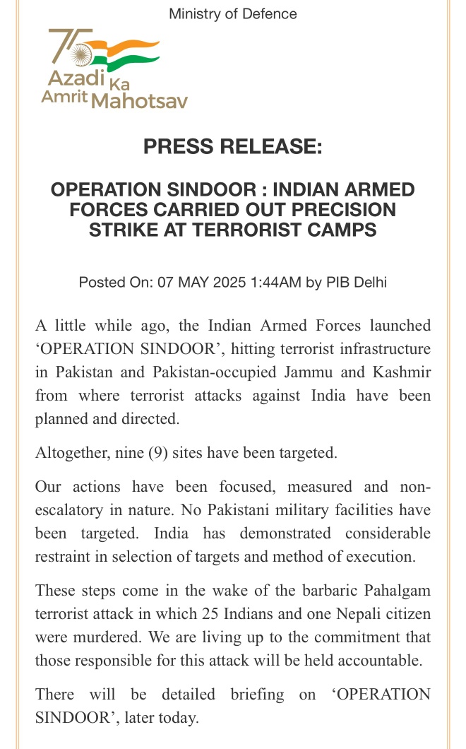 Utkarsh2709's tweet image. India on Fire 🔥.

#operationsindoor #phalgamterrorattack #indianarmy