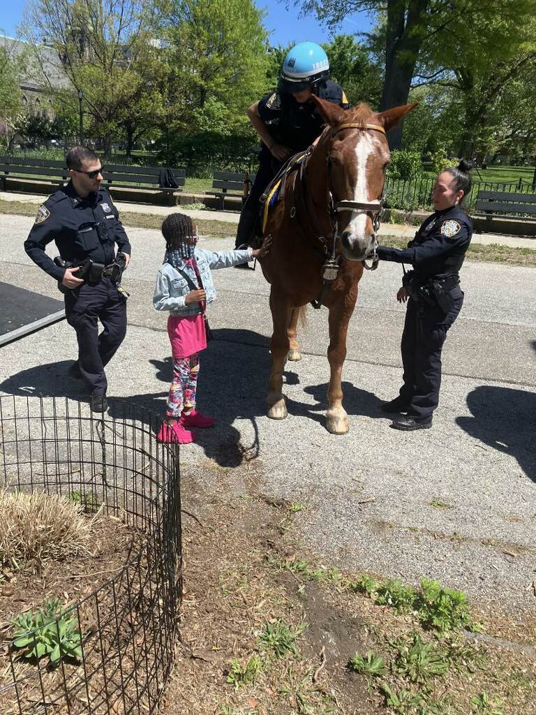 NYPDPSA1's tweet image. Our @NYPDDV officers partnered with @NYPD76Pct @NYPDCommAffairsPO Tirol for the annual @ASPCA event in @NYCParks Coffey Park @NYCHA Red Hook Houses. @NYPDHousing @NYPDPC @NYPD1stDep @NYPDnews @NYPDBklynSouth @NYPDHBBk