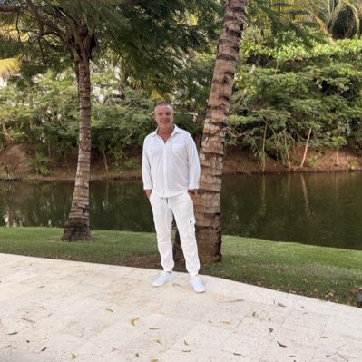 Les Backer (@gfsbs21) on Twitter photo #NewProfilePic #NewProfilePic