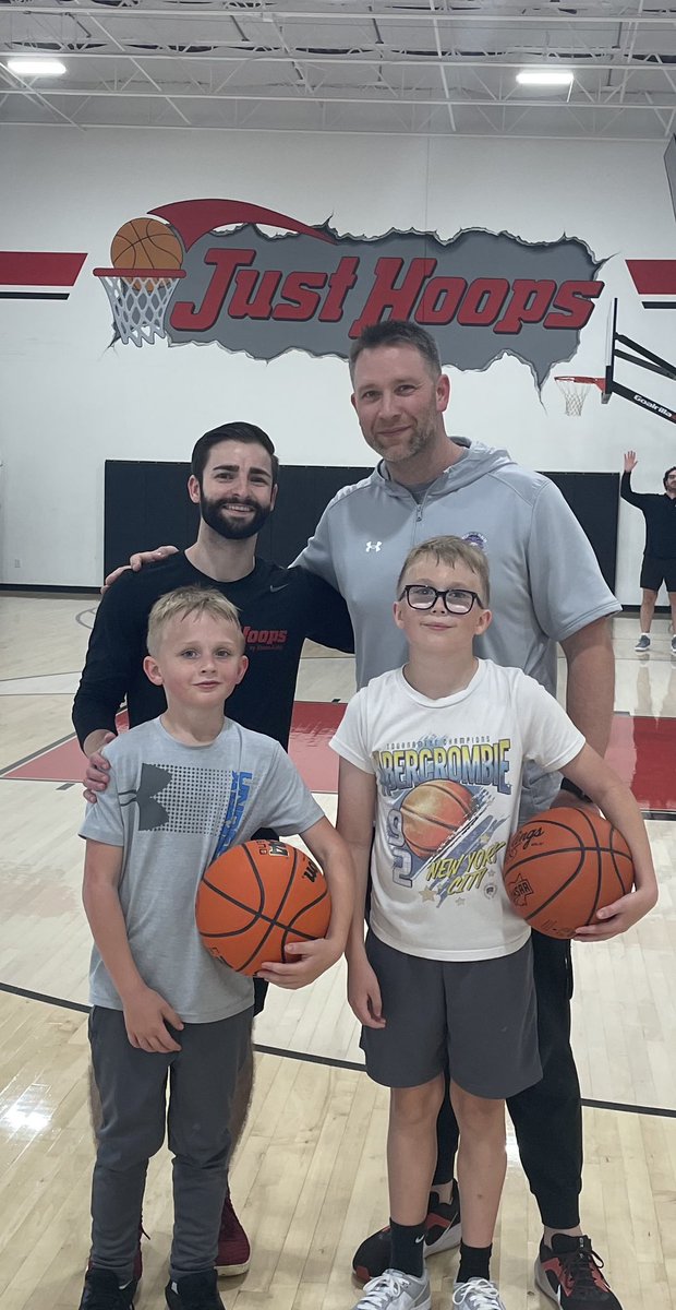 Special stuff right here- my boys getting work in with one of the best players I ever got to Coach/Train in <a href="/NateAxelrod3/">Nate Axelrod</a> and what a great facility in <a href="/justhoopscbus/">Just Hoops by Shoot-A-Way</a> .