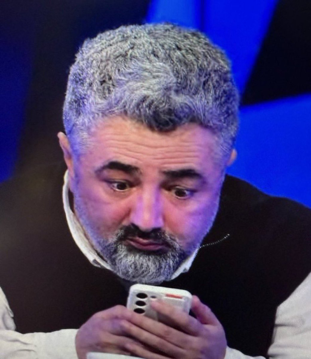 Gözleri tvden 2 saniye ayıramıyoruz şöyle kitlendik deli manyak maç oluyor ya