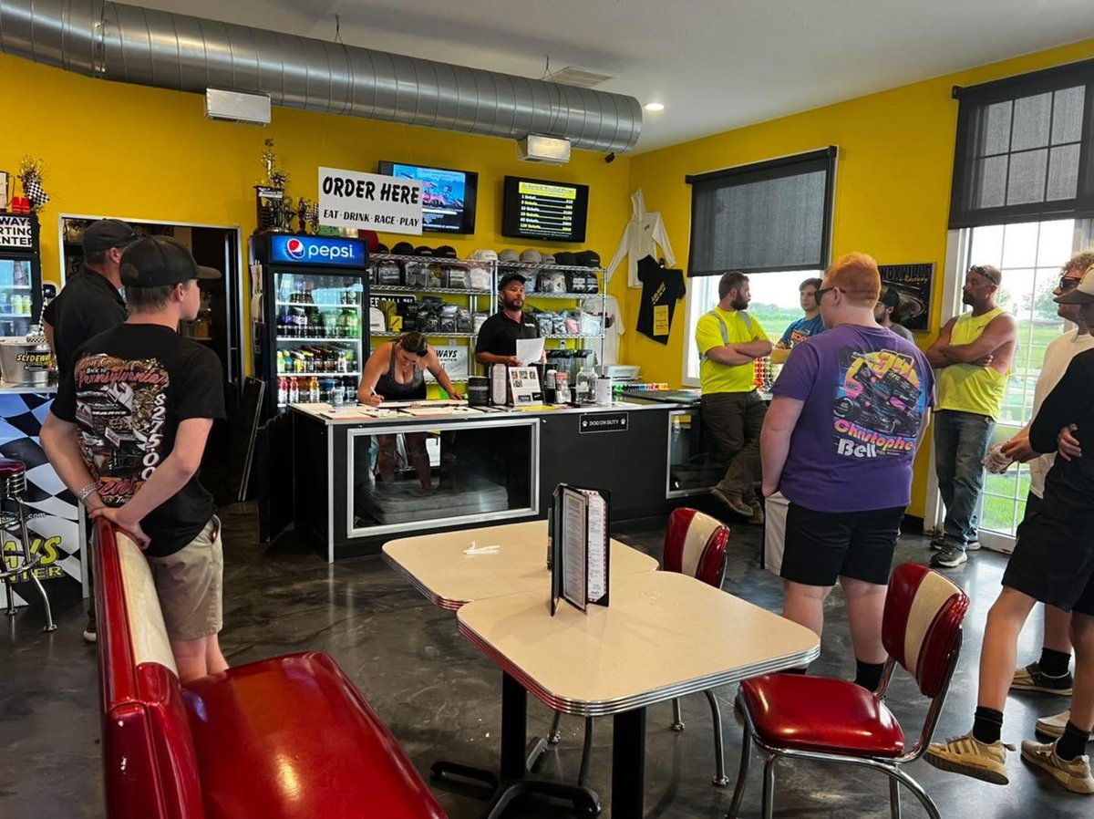 👨‍👩‍👧Happy International Family Day!
Here at Slideways, we’re more than just go-karts and mini golf — we’re a family. And we love welcoming yours to ours!🏁🏎️
Come make some memories with us. 💛
#InternationalFamilyDay #SlidewaysFamily #RaceTogether