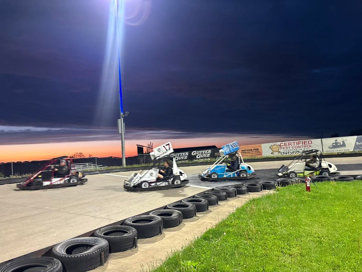 📊Got plans for the weekend?
Tell us you’re weekend plans in the comments!!
If they involve racing, we’re ready for you!!🏁🏎️
#KnoxvilleIowa #slideways #race #eat #drink #play