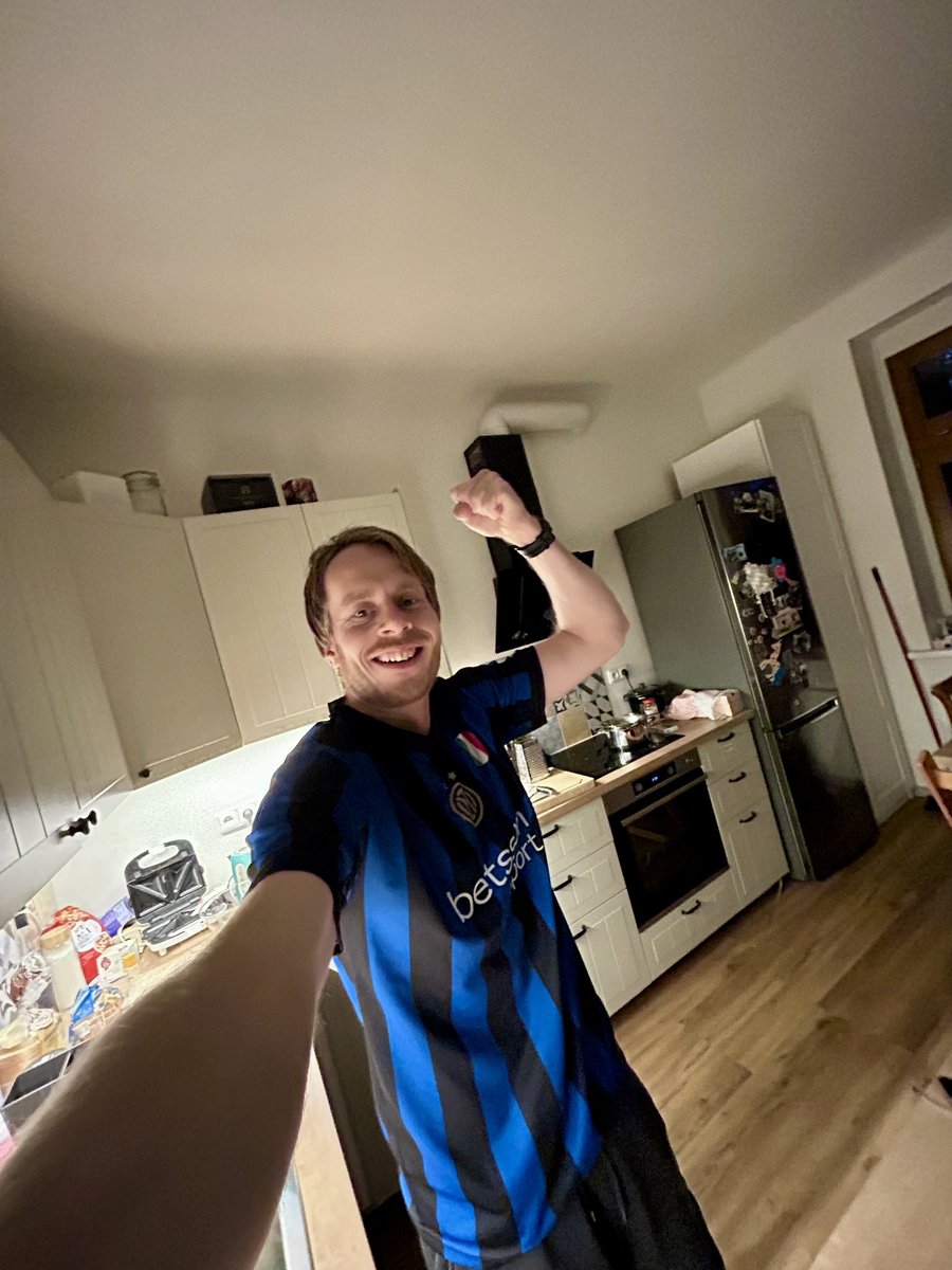 Fotbal.
6:6
Forza Inter!