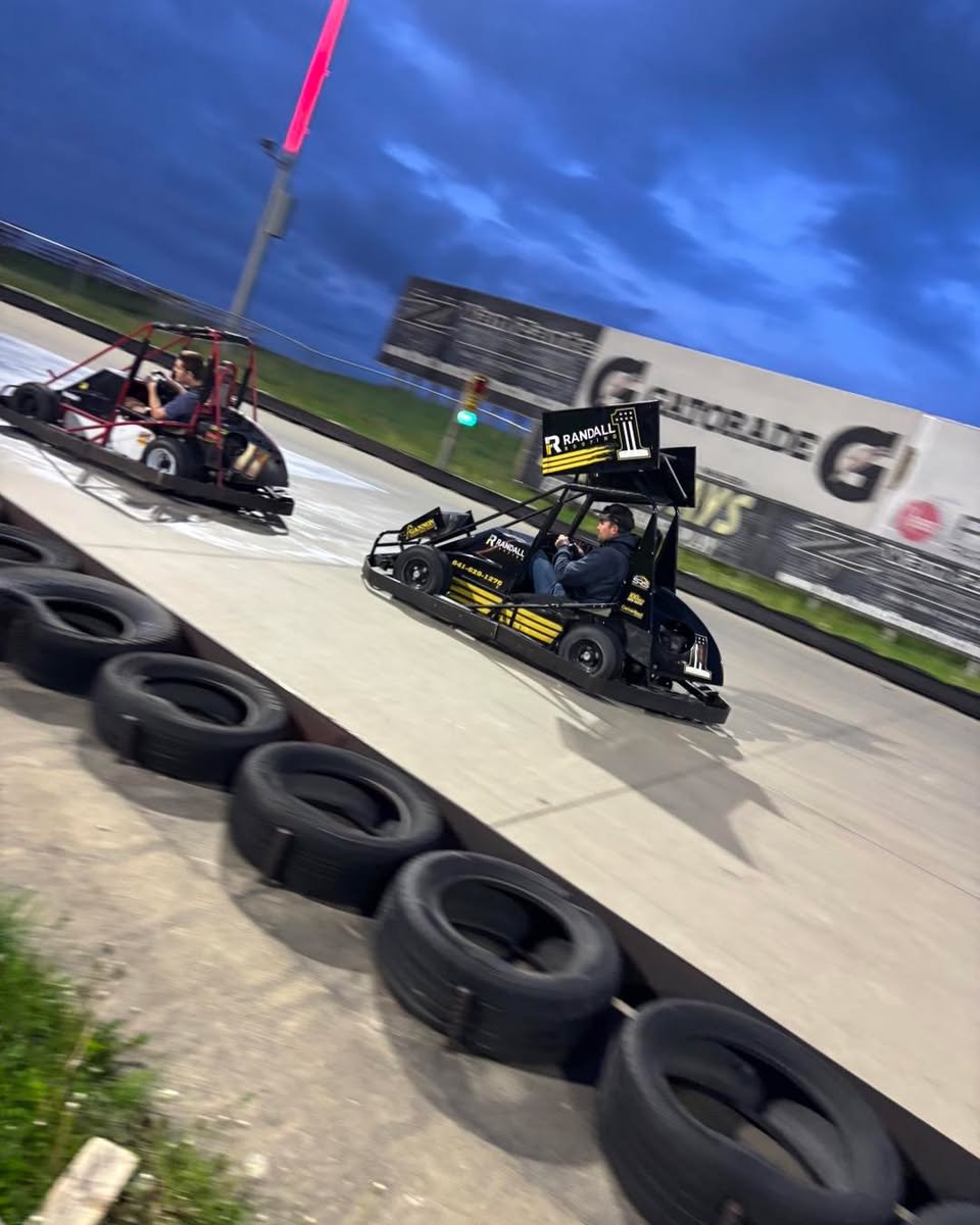 🏁🎊Saturday’s here, and the track is calling your name!🎊🏁
Whether you’re racing or relaxing with a round of mini-golf, come to Slideways to let loose!🏎️
#saturdayfun #SLIDEWAYSIA #eat #race #drink #play