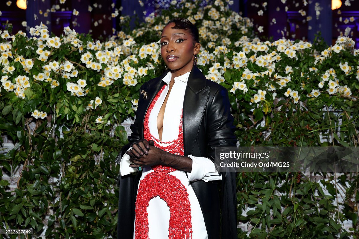 I can’t get over this. Look at her!!!!