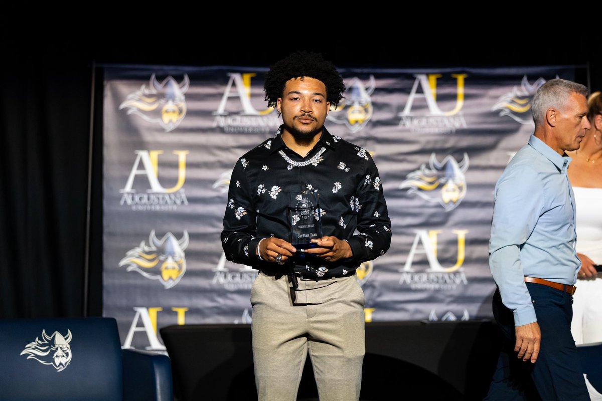 JayVían Farr☔️ tweet media