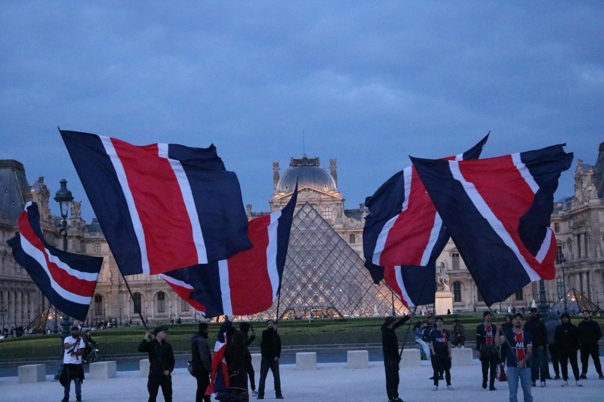 Demain tous en maillot Hechter.
ALLEZ PARIS SG !