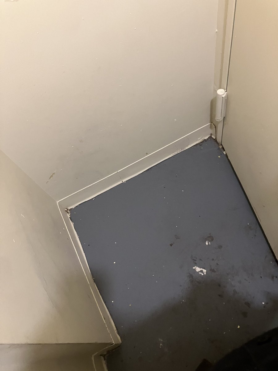 NYPDPSA1's tweet image. Our Q-Team successfully removed a homeless encampment within a utility closet in ODwyer Gardens @nycha in which they were alerted to from a 311 complaint. @NYPDCommAffairs @NYPDBklynSouth @NYPDHousing @NYPDnews @NYPDPC @NYPD1stDep @NYPDHBBk @NYPDChiefOfDept
