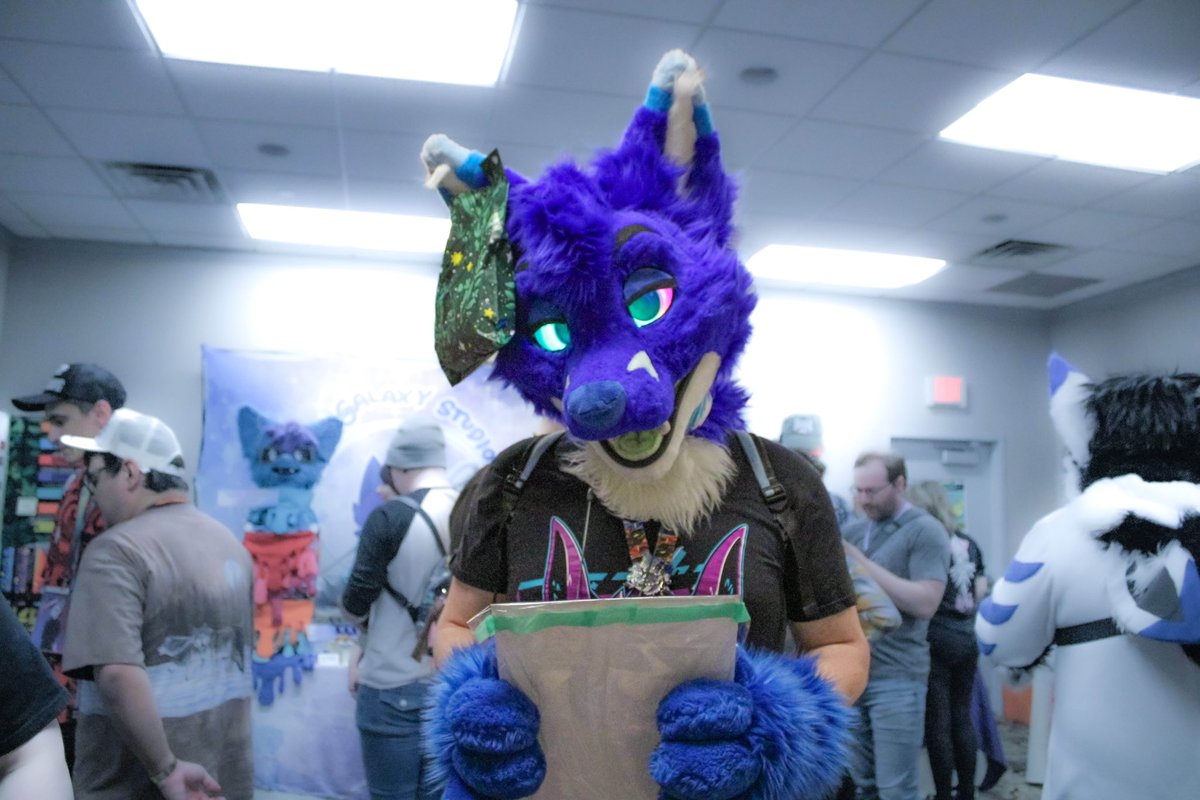I had a blast this weekend at The Big One!! I was able to vend for both days and sold some species patches! I had lots of fun met new frens and overall had a great time! Much thanks to <a href="/PSFurmeets/">PawsoulsFurmeets</a> for putting the event together! Here are some pictures I took during the event!!