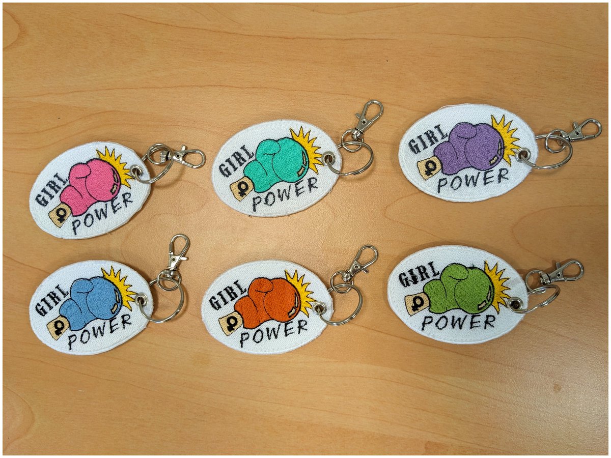 LBPascalForbach's tweet image. 🎓 Visite des élèves de 2de &quot;Métiers de la couture&quot; au #CIDFF de Forbach : sensibilisation aux droits des femmes et projet solidaire !
🧵 Création de porte-clés textiles vendus au profit du CIDFF. 👏 Un bel engagement citoyen et professionnel ! #Éducation
 @pf_mourier
@cabbeke