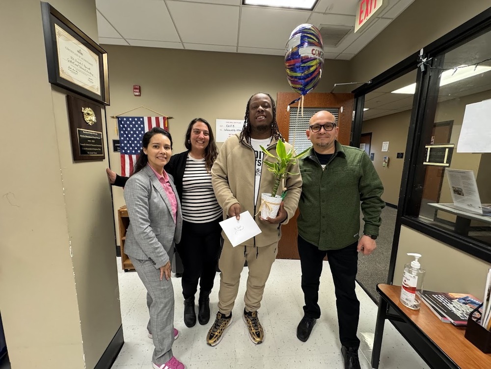 Announcing our Paraeducator of the Year hartfordschools.org/o/naylorschool…