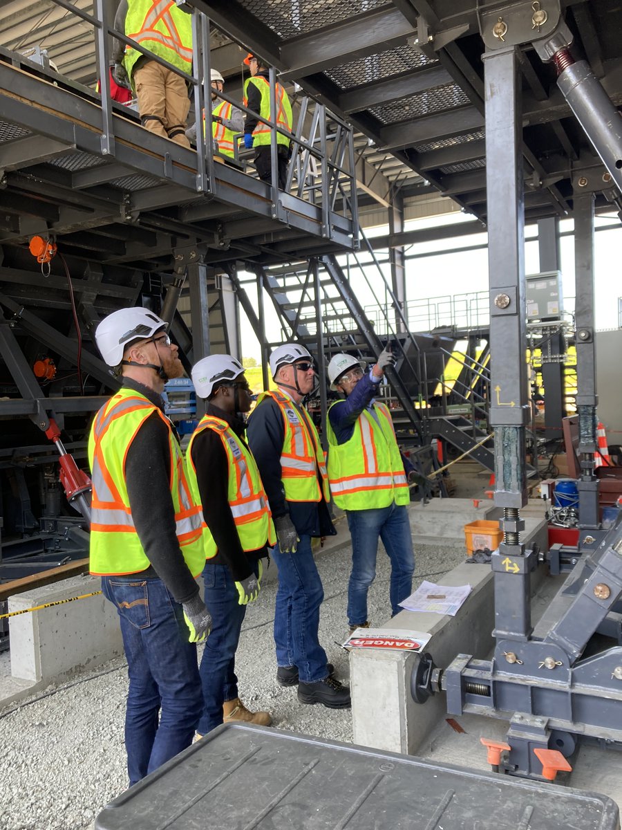 mikefarnworthbc's tweet image. Many thanks to the Surrey Langley SkyTrain team, who showed me the impressive progress being made on this project. SLS is providing good jobs and building infrastructure to meet the transit needs of people in Surrey, Langley, and communities across Metro Vancouver. 🚄🚄